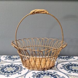 Hallmark Gold Metal Round Elegant Tan Wicker Basket